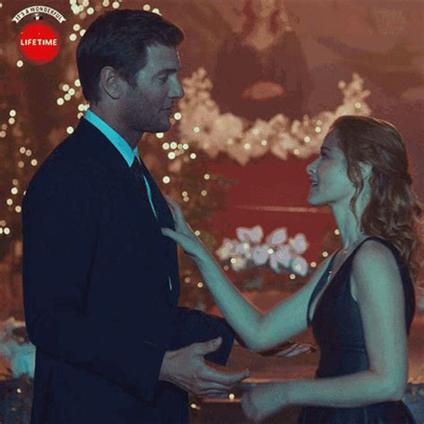 romantic kiss gif|Romantic Kiss GIFs